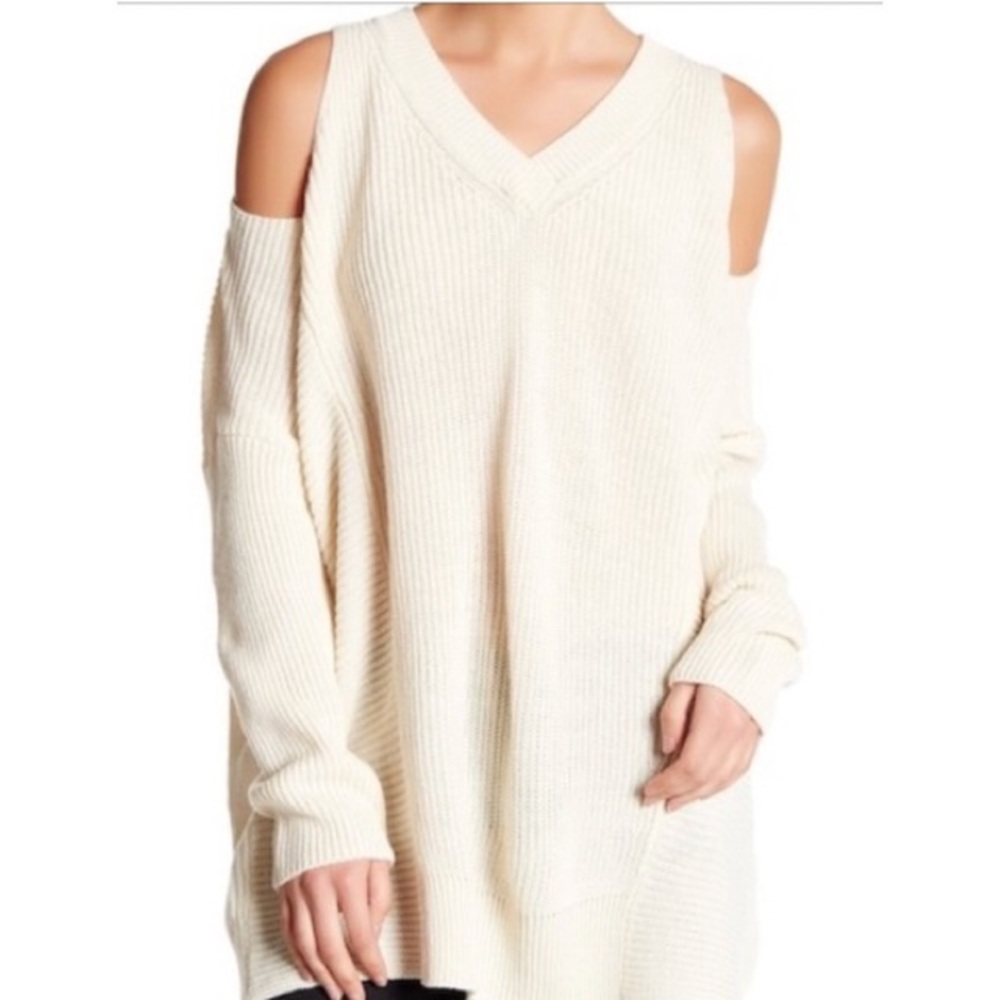 RO&DE Oversized Knit Cream Cold Shoulder V-neck Sweater Size: S